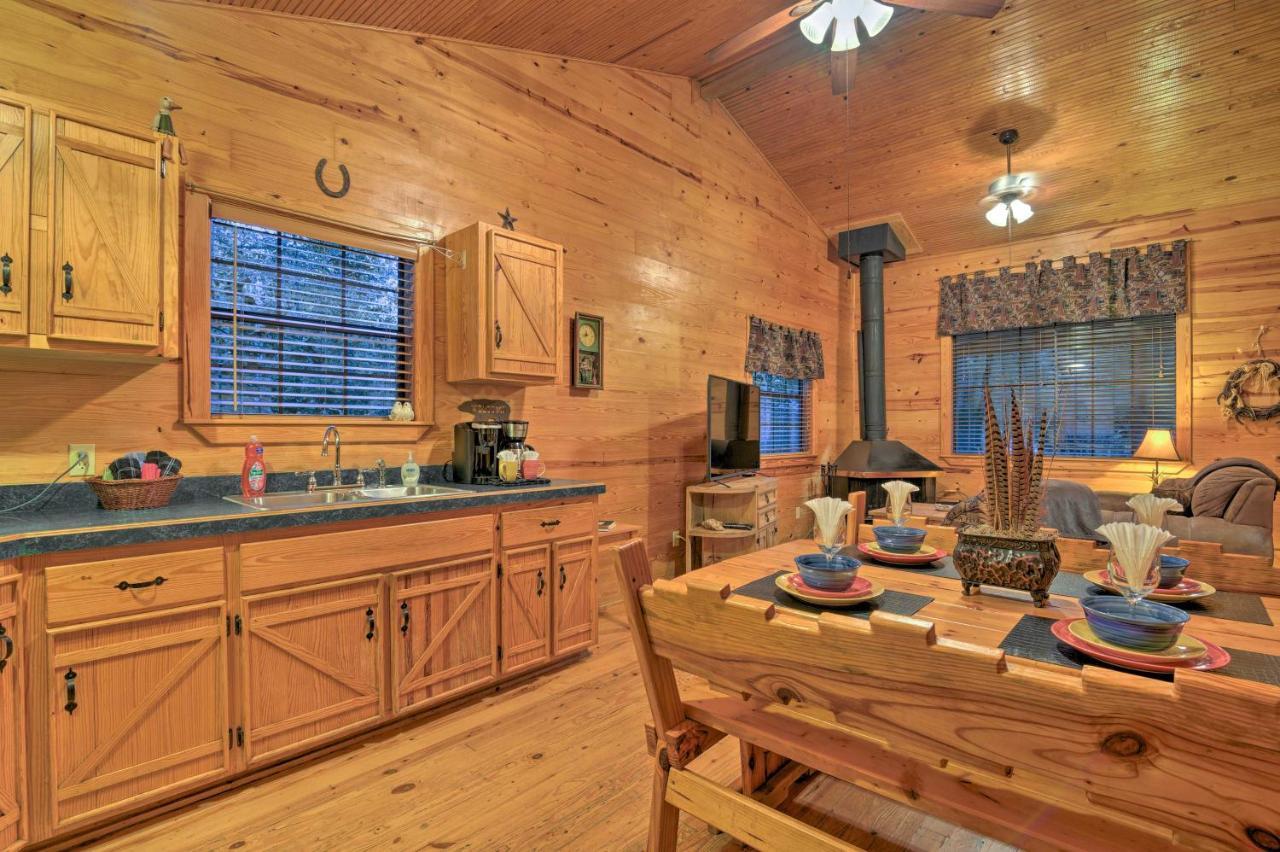 Вілла Hochatown Hideaway With Hot Tub, Grill And Fire Pit! Stephens Gap Екстер'єр фото
