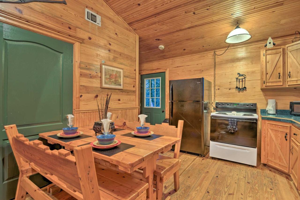 Вілла Hochatown Hideaway With Hot Tub, Grill And Fire Pit! Stephens Gap Екстер'єр фото