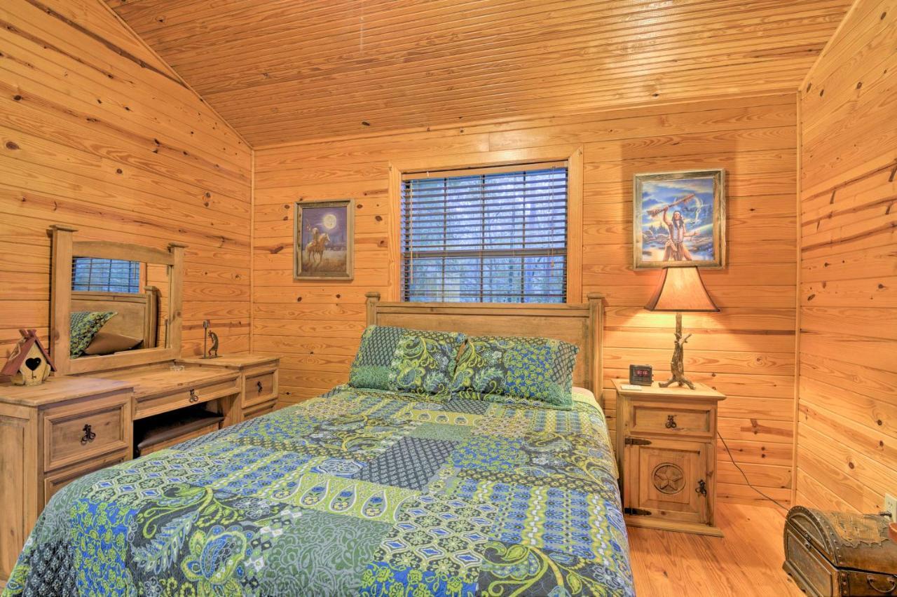 Вілла Hochatown Hideaway With Hot Tub, Grill And Fire Pit! Stephens Gap Екстер'єр фото