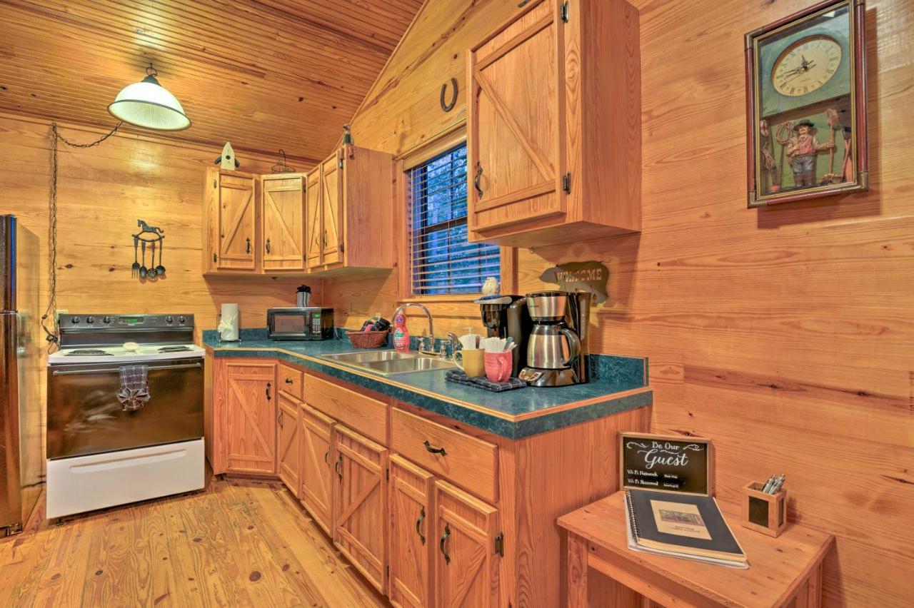 Вілла Hochatown Hideaway With Hot Tub, Grill And Fire Pit! Stephens Gap Екстер'єр фото