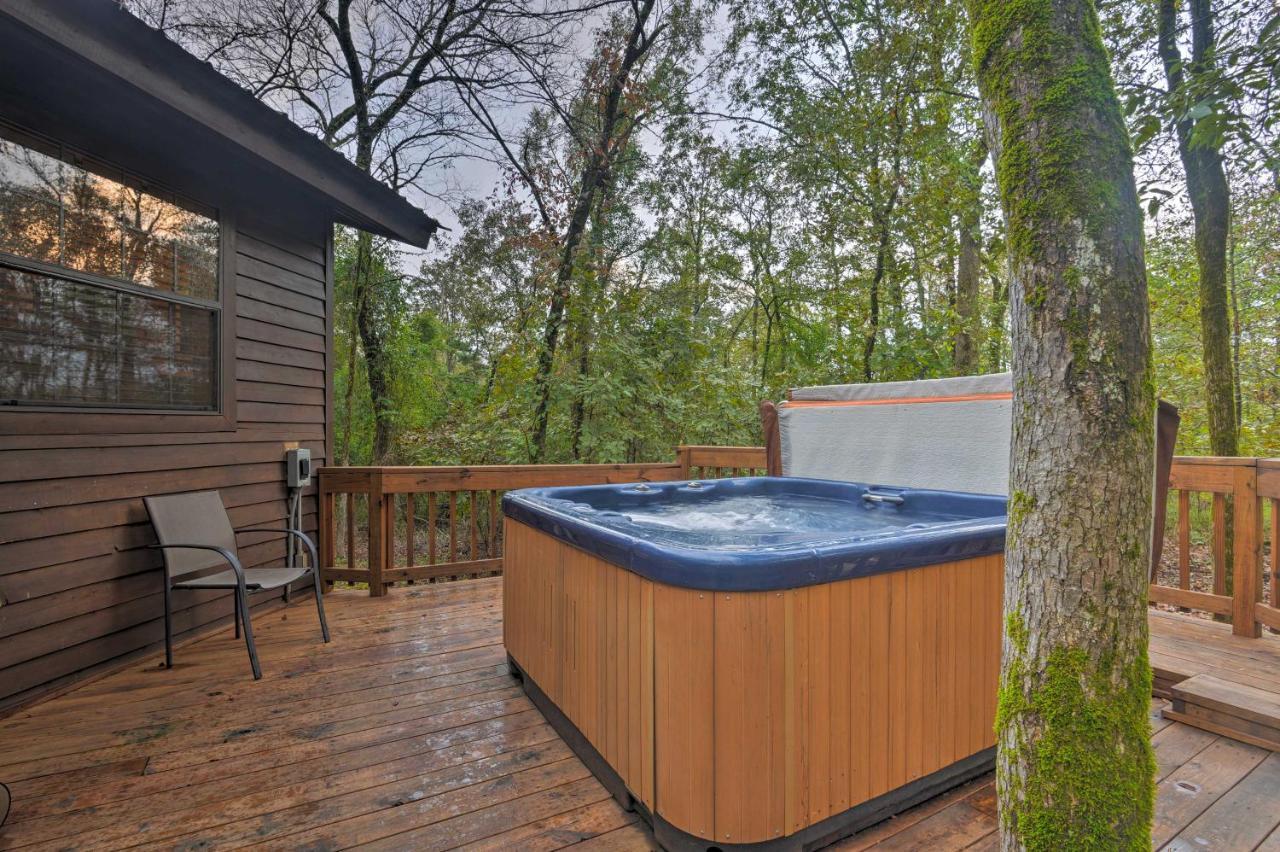 Вілла Hochatown Hideaway With Hot Tub, Grill And Fire Pit! Stephens Gap Екстер'єр фото