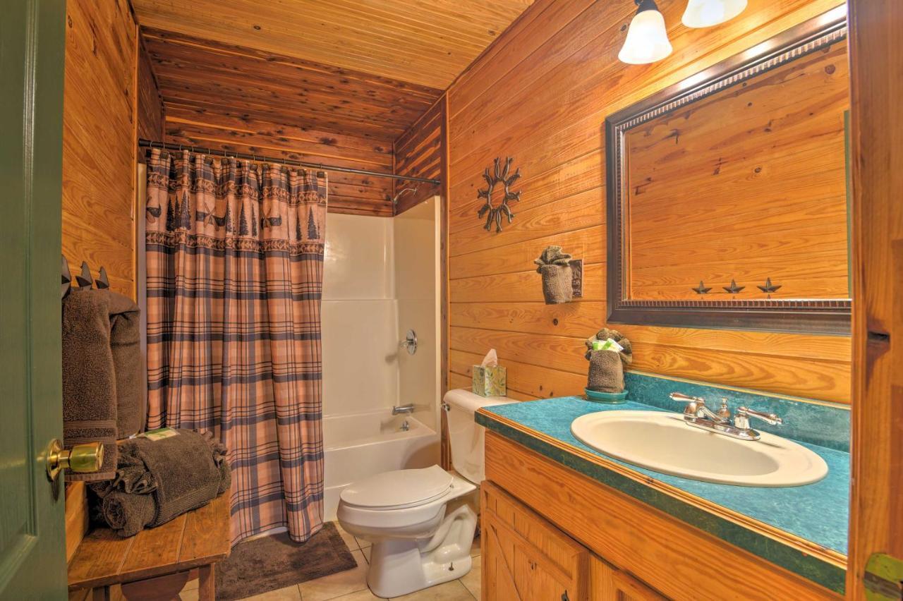 Вілла Hochatown Hideaway With Hot Tub, Grill And Fire Pit! Stephens Gap Екстер'єр фото